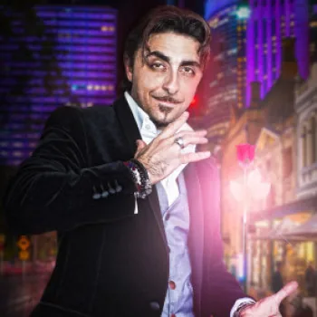 The Rock Star illusionist of Australia