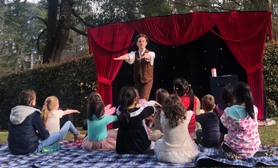 Tim Mason (Family Magician)